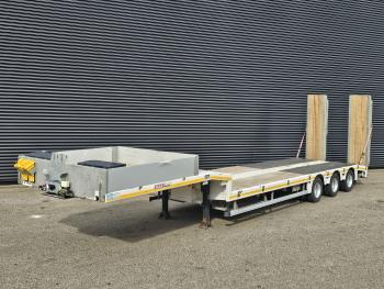 MAX 110 / 3 X STEERING AXLE / HYDRAULIC RAMP